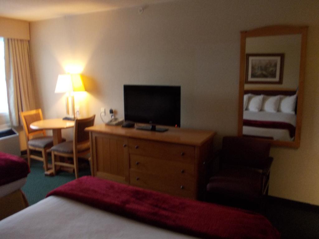 Zimmer mit 2 Queensize-Betten