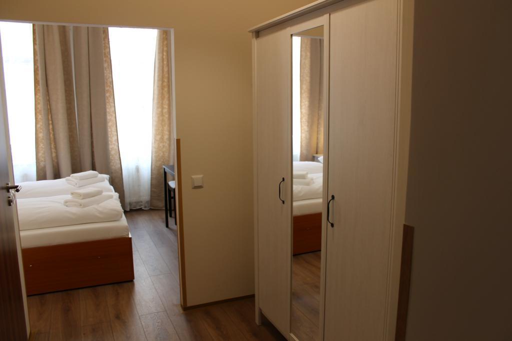 Doppel- oder Zweibettzimmer