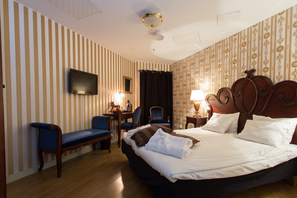 Zweibettzimmer ohne Fenster