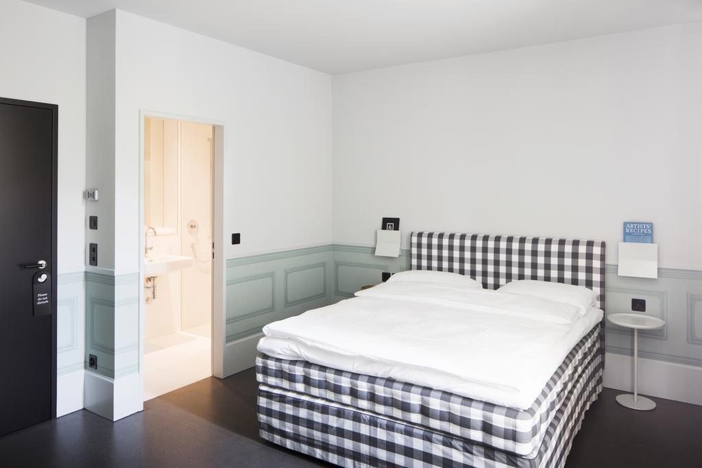 Doppelzimmer – Medium