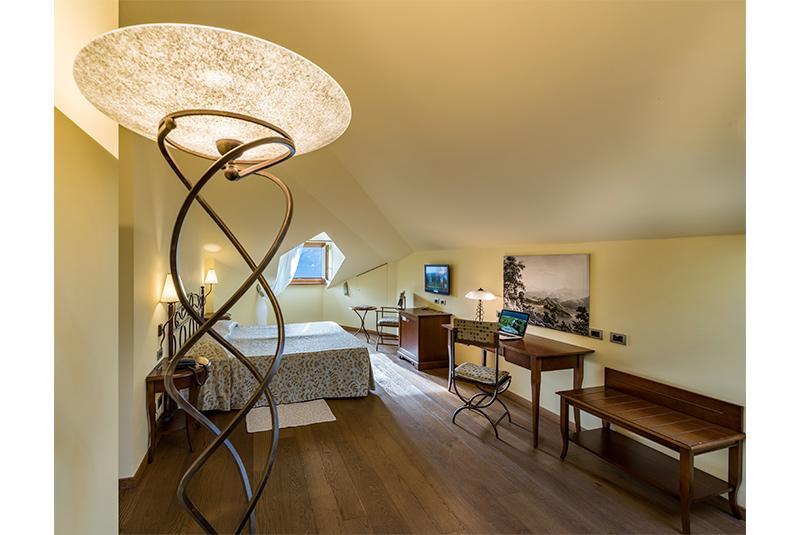 Deluxe Doppel- oder Zweibettzimmer mit Seeblick - Dachgeschoss