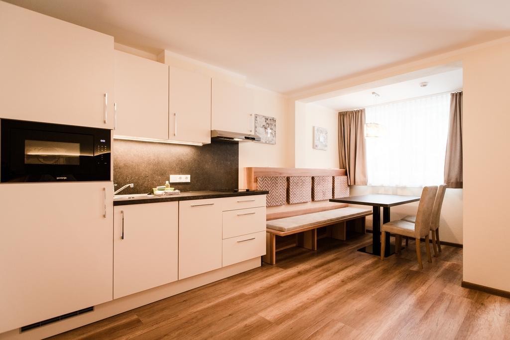 Apartment mit Balkon