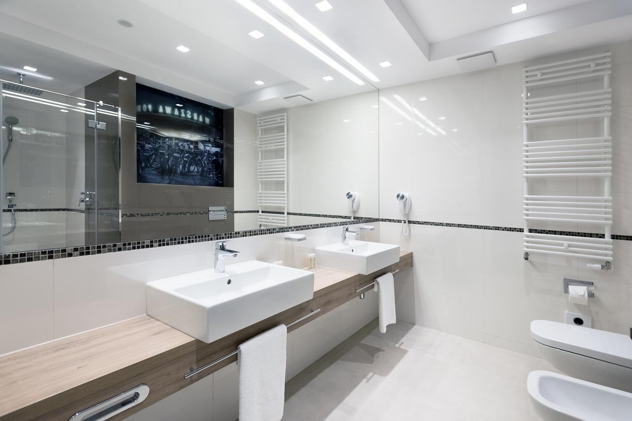 Suite 1 King Bed, 59 Sqm, Free Wifi, Working/Living Area, Bathroom With Shower, Smart Tv