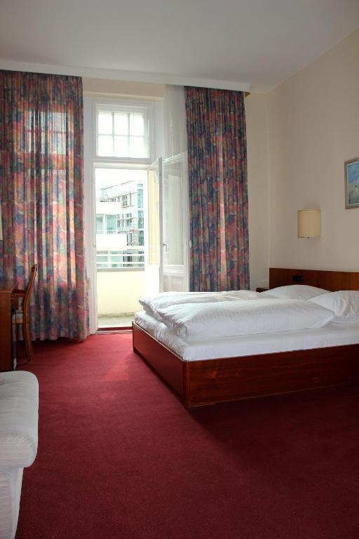 Economy Doppelzimmer mit Dusche