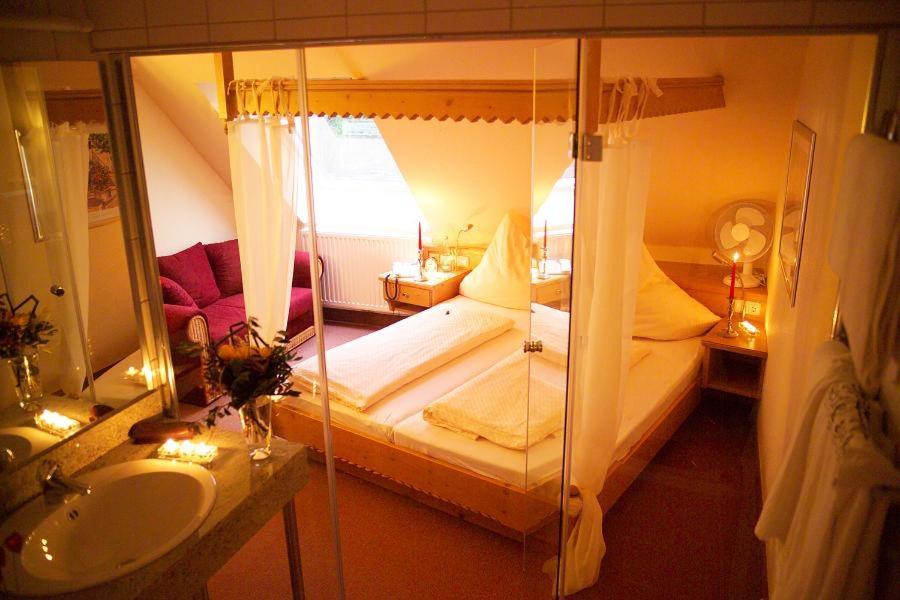 Doppelzimmer mit Himmelbett