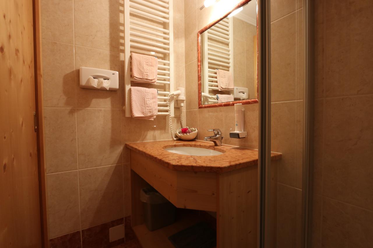 Dreibettzimmer mit Balkon