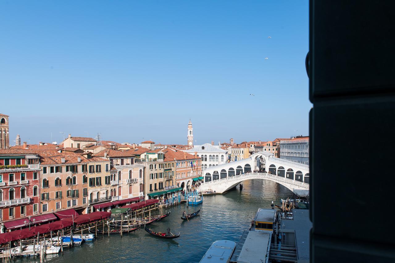 Junior Suite mit Blick auf Canal Grande/Rialto-Brücke