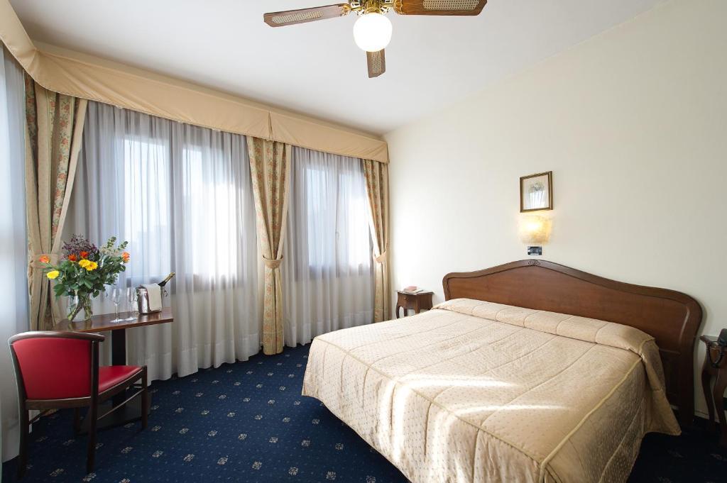 Standard Doppel- oder Zweibettzimmer
