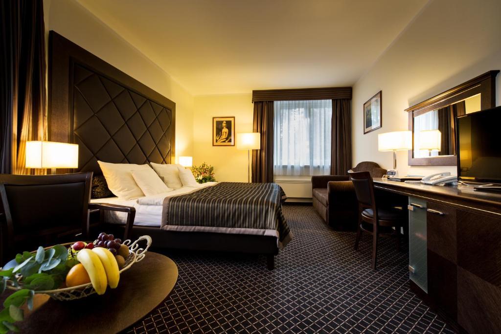 Doppel-/Zweibettzimmer mit Zustellbett