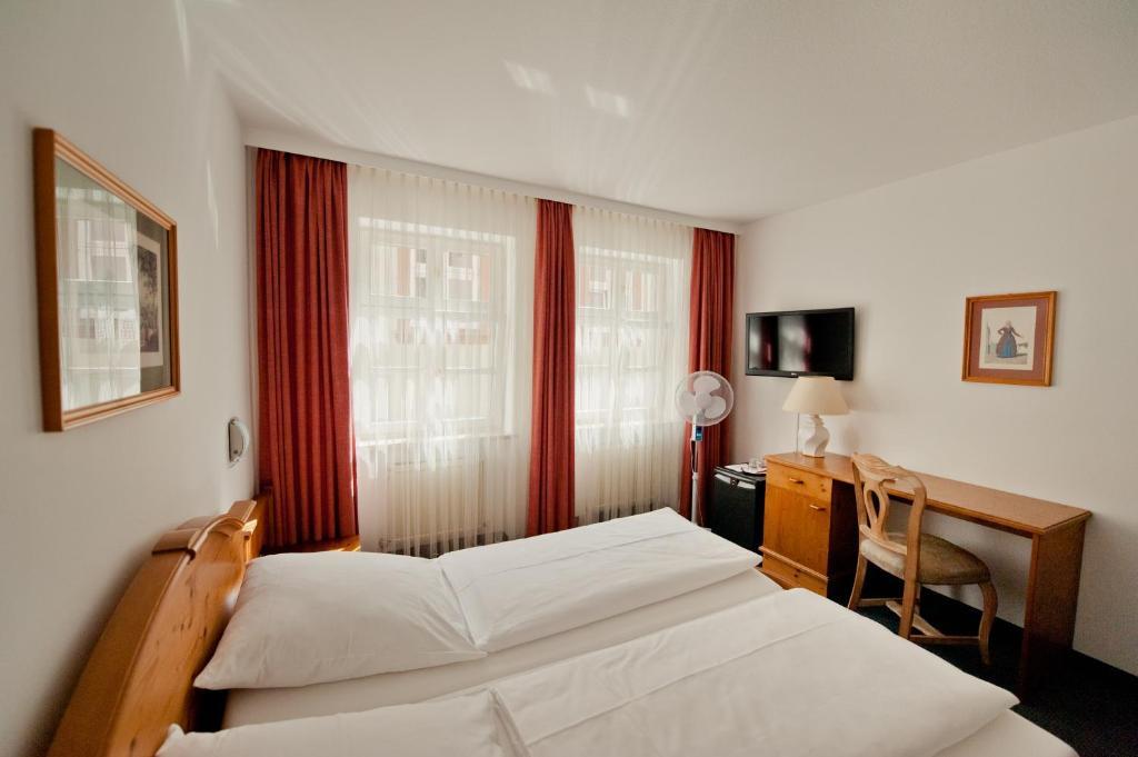 Double Room,61958413:JPEG
