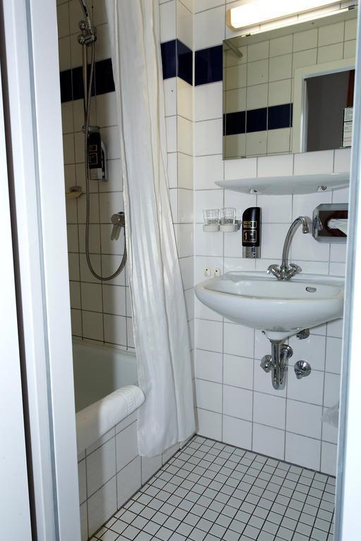 Doppel- oder Zweibettzimmer