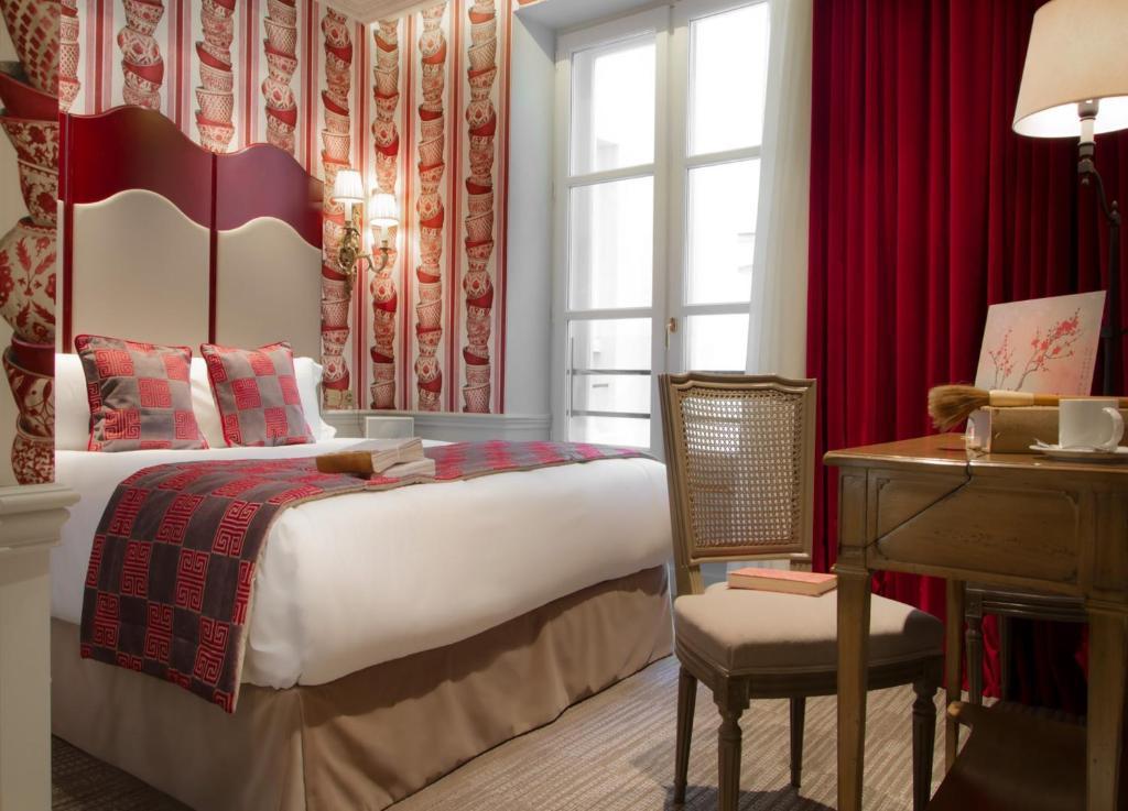 Deluxe Doppelzimmer mit Blick auf die Oper