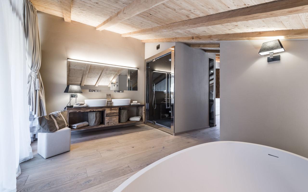 Suite mit Bergblick