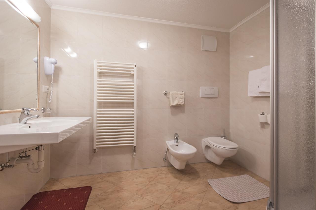 Doppelzimmer mit Balkon