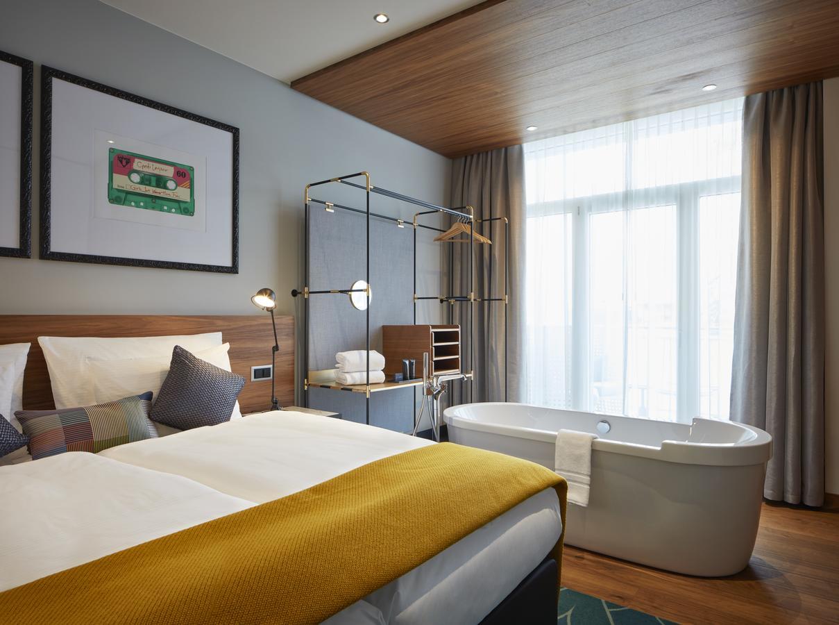 Rock Suite Silver mit Kingsize-Bett