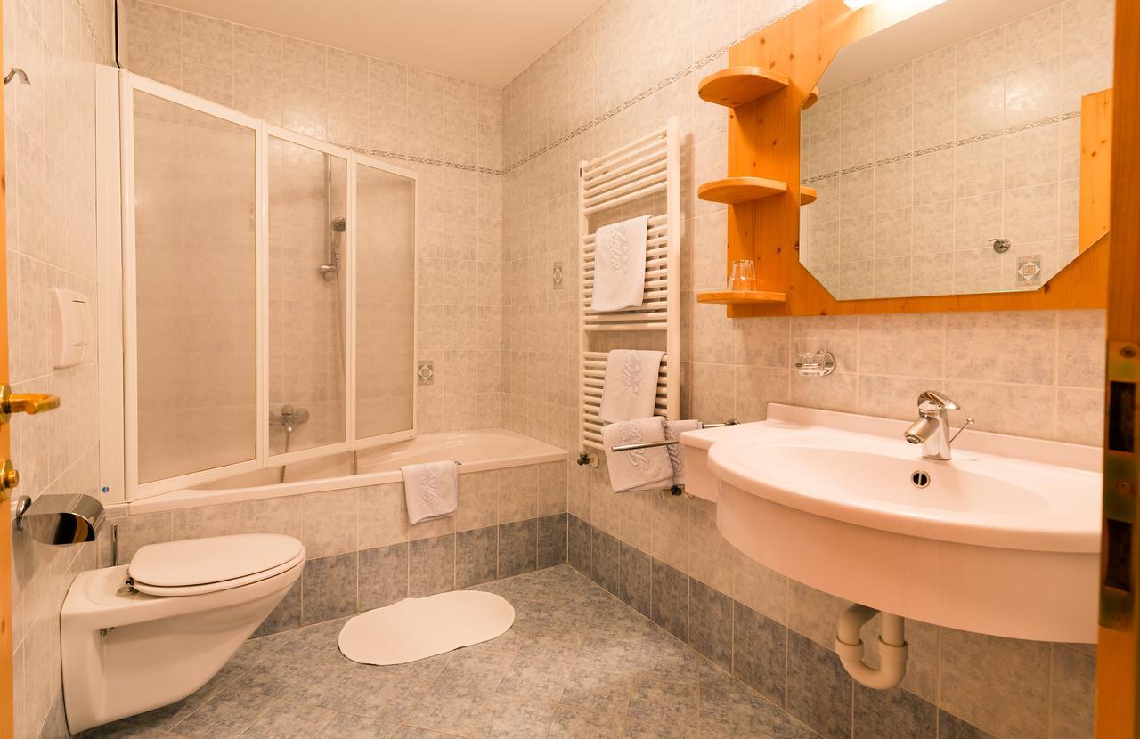 Doppelzimmer mit Balkon