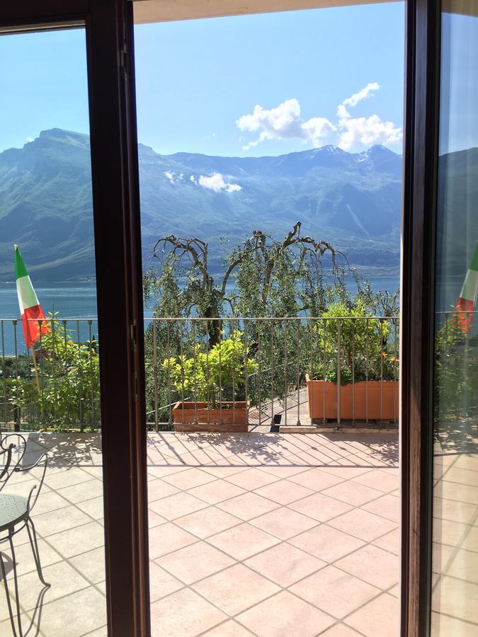 Dreibettzimmer mit Balkon und Seeblick