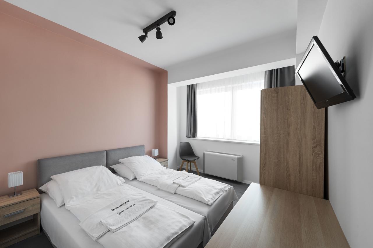 Doppel- oder Zweibettzimmer