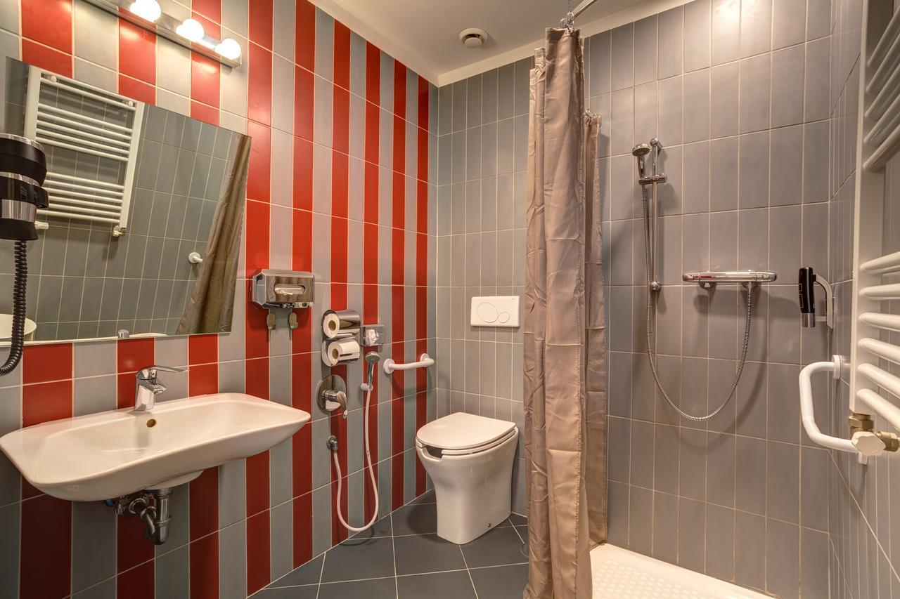 Einzelbett im 5-Betten-Schlafsaal (Frauen)