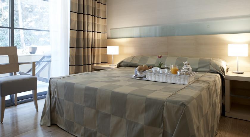 VIP-Gartensuite mit privatem Pool (2 Erwachsene + 2 Kinder)
