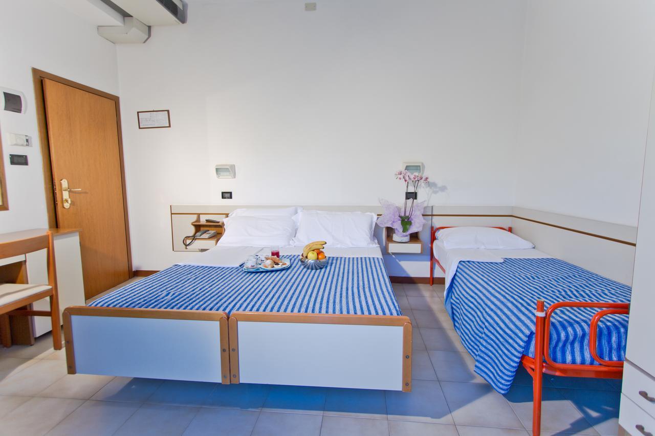 Dreibettzimmer