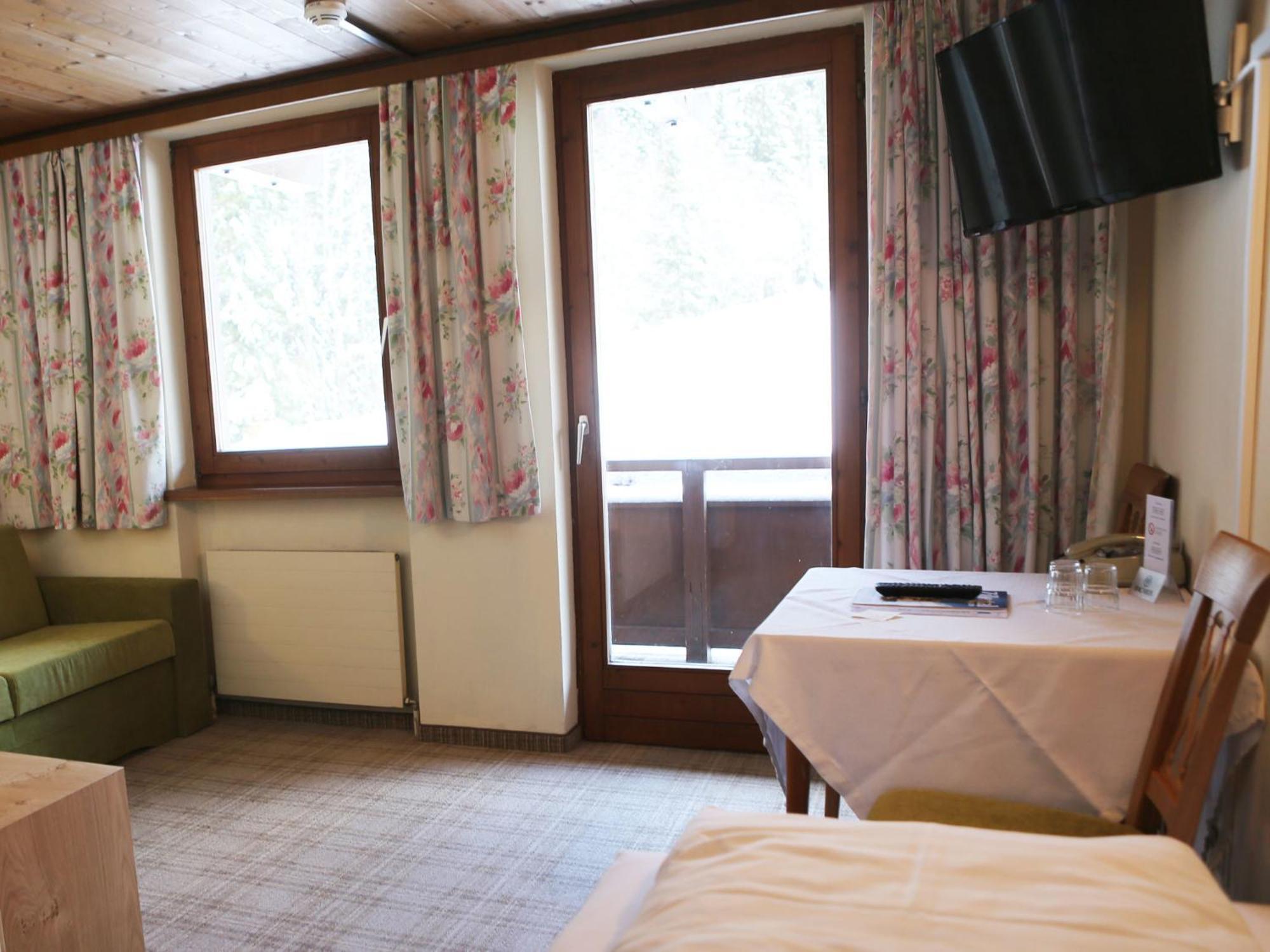 Familienzimmer mit Balkon (2 Erwachsene + 2 Kinder)