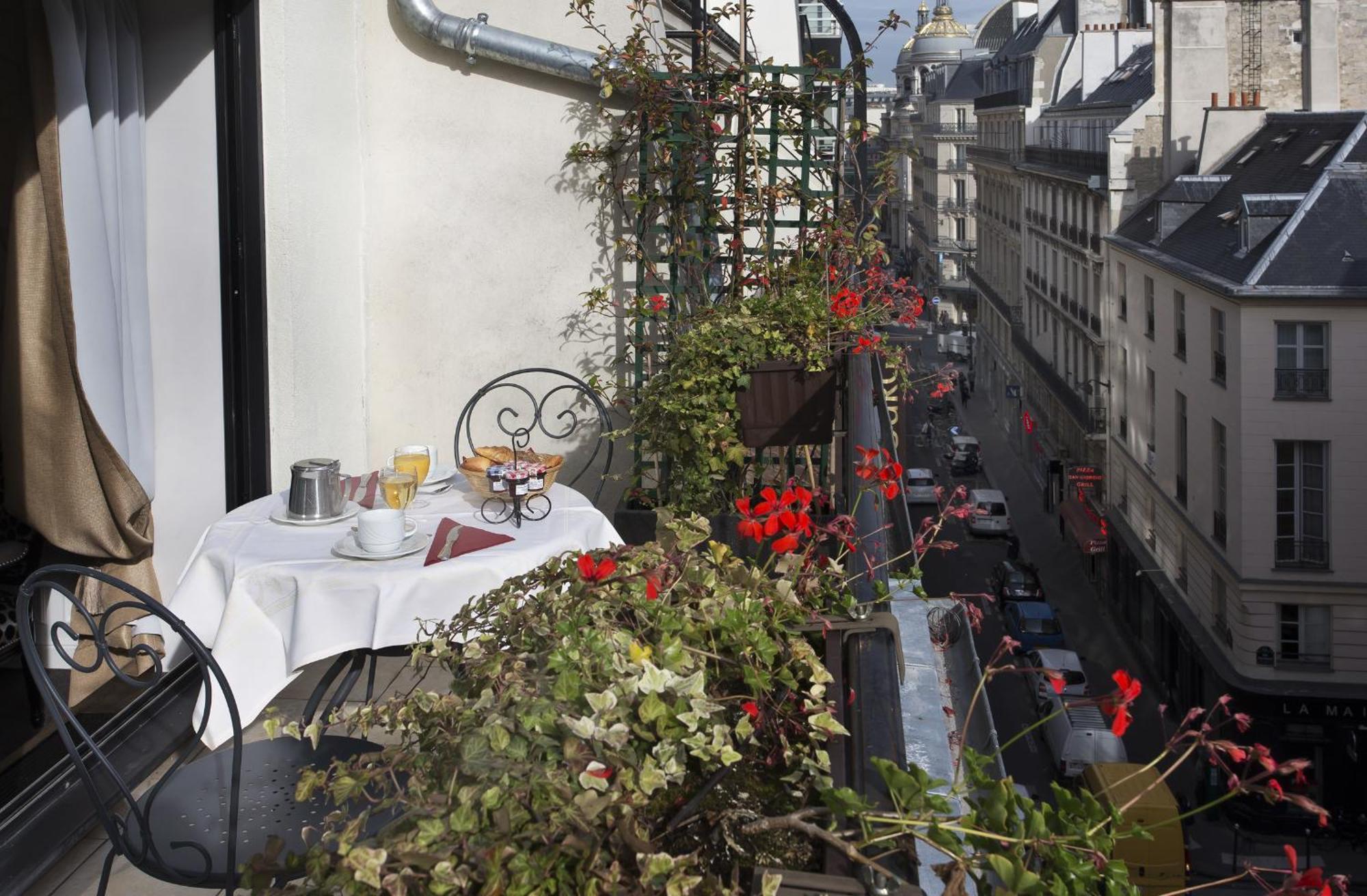 Deluxe Doppel-/Zweibettzimmer mit Terrasse