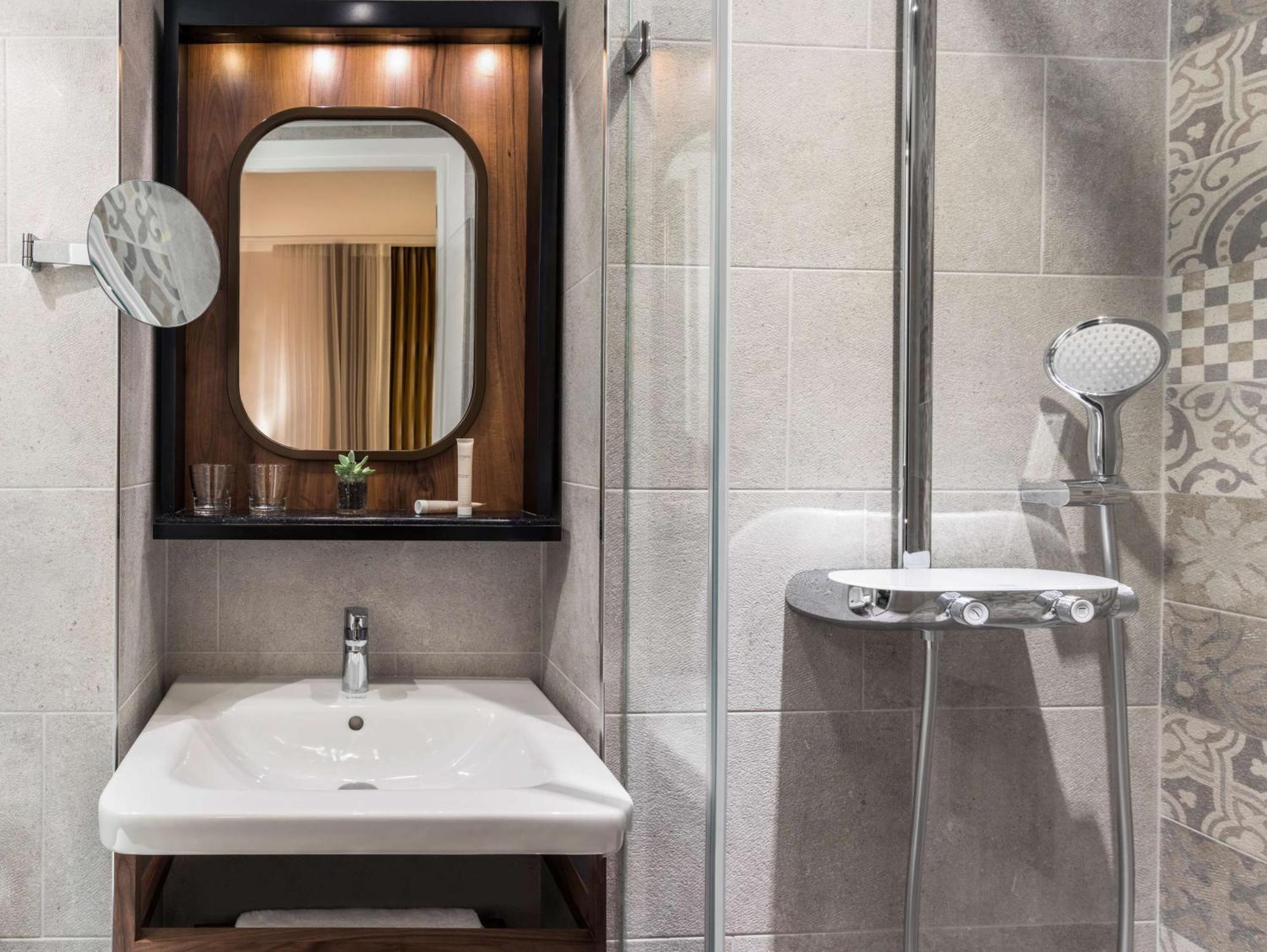 Classic Zimmer mit Queensize-Bett, Ausblick und Zugang zum Spa – Nichtraucher