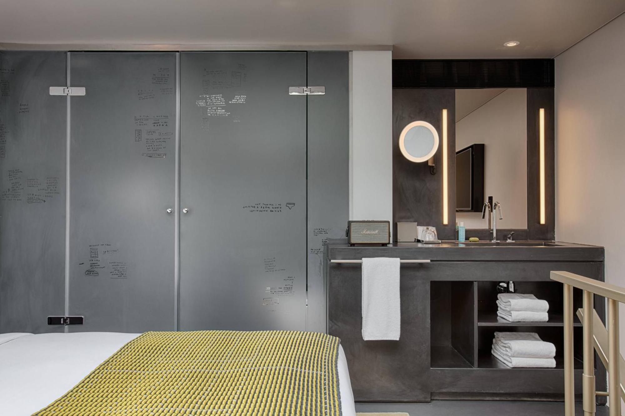 Studio Loft Suite Bank, 1 Bedroom Bi-level Loft, In Loft: 1 King