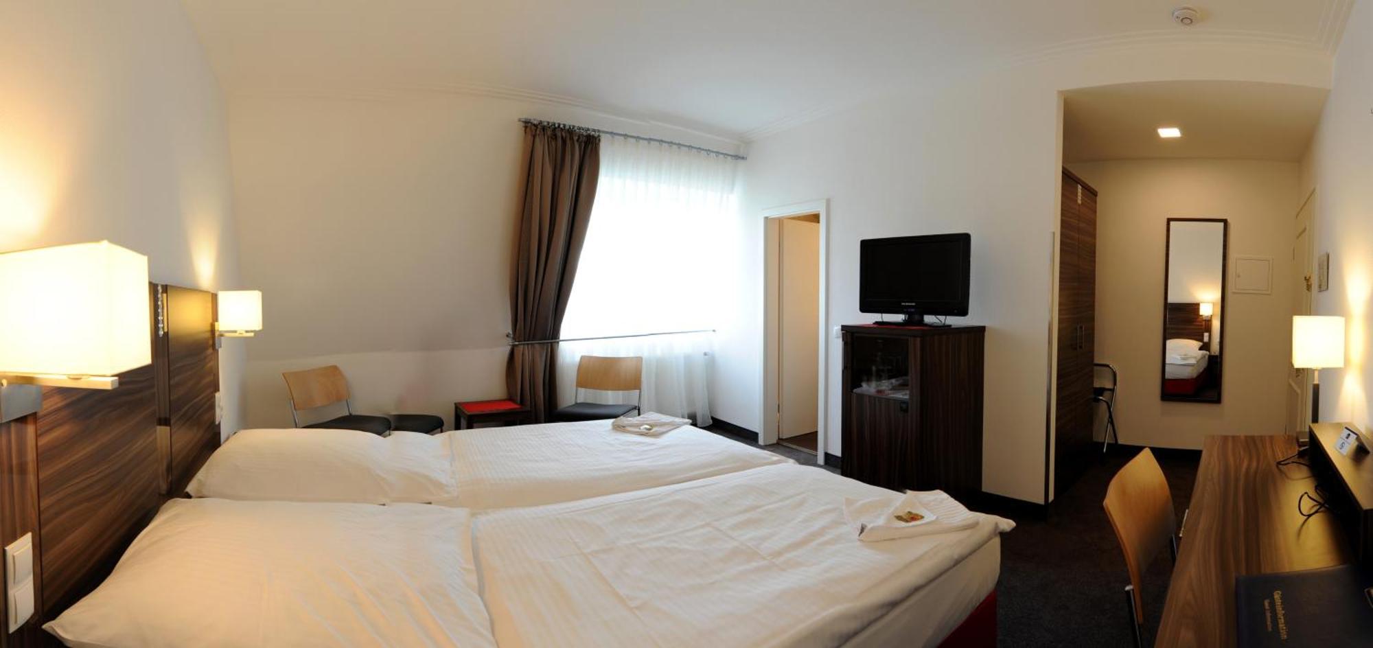 Comfort Zimmer mit Kingsize-Bett