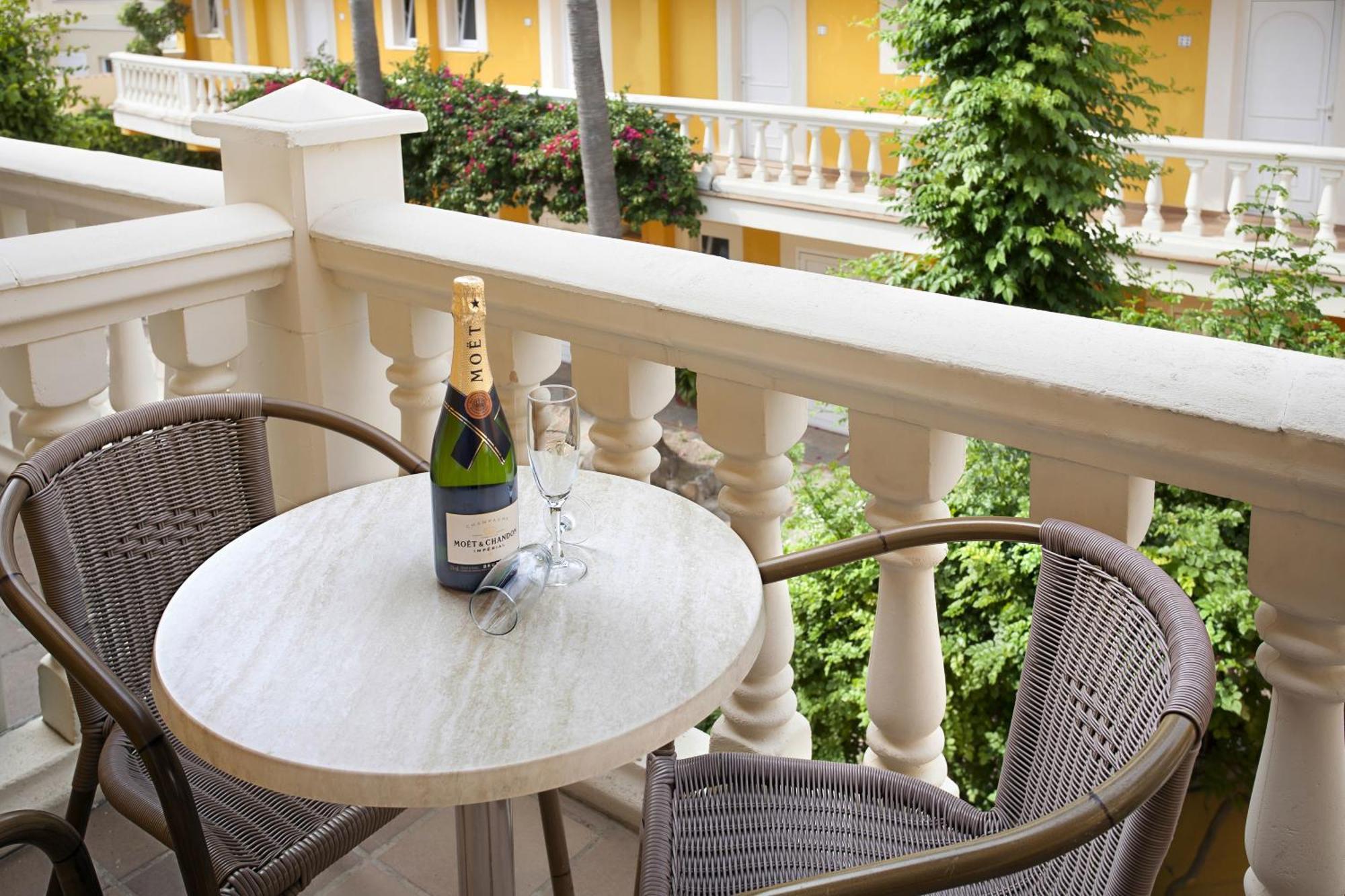 Einzelzimmer mit Balkon