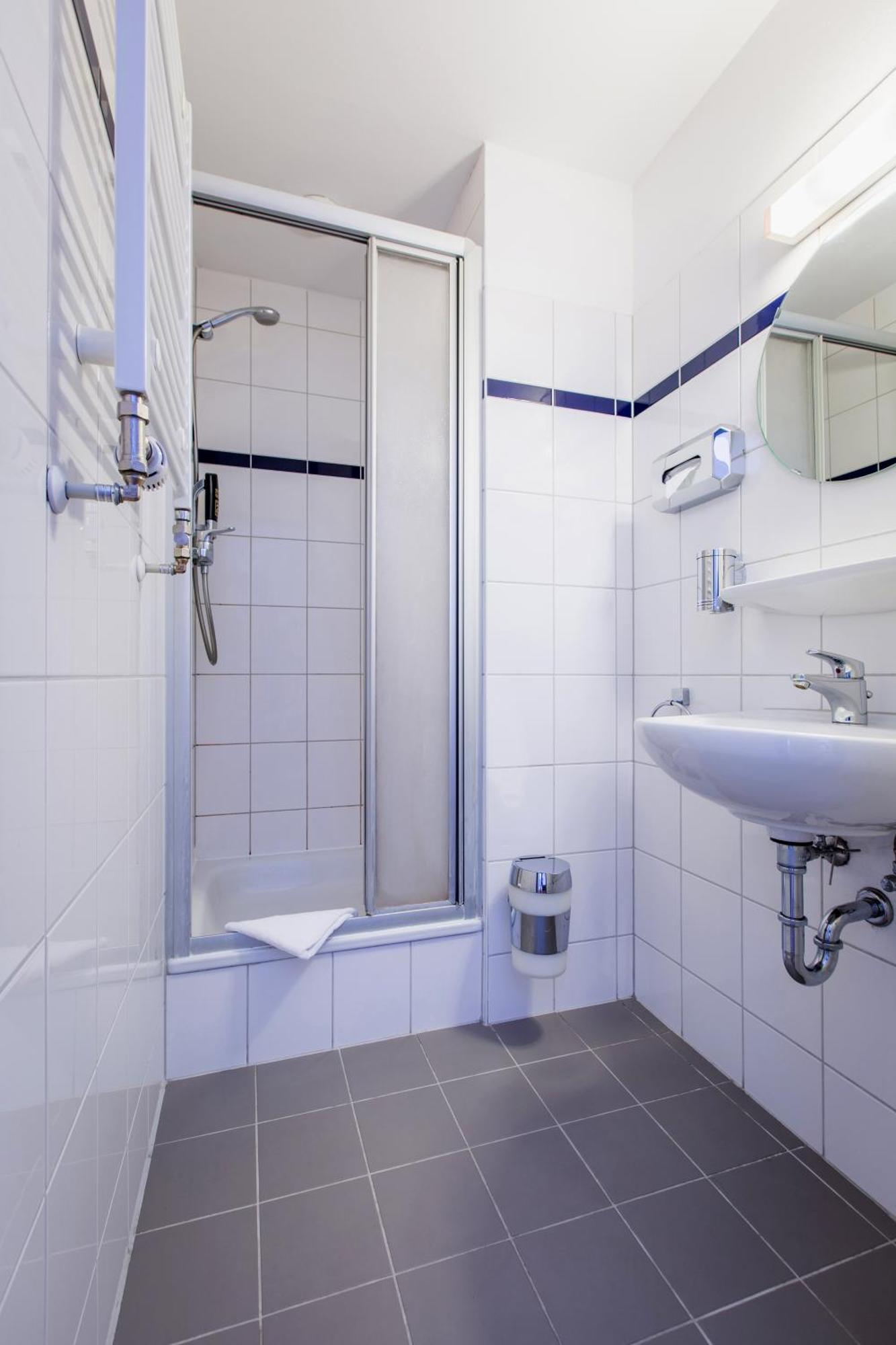 Bett im 8-Bett-Schlafsaal