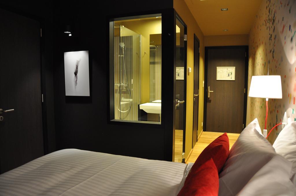 Standard Doppelzimmer - Poolseite