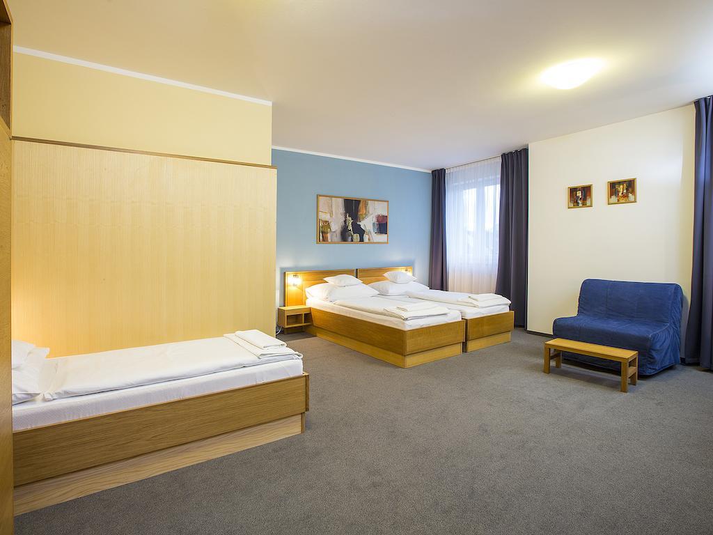 Dreibettzimmer