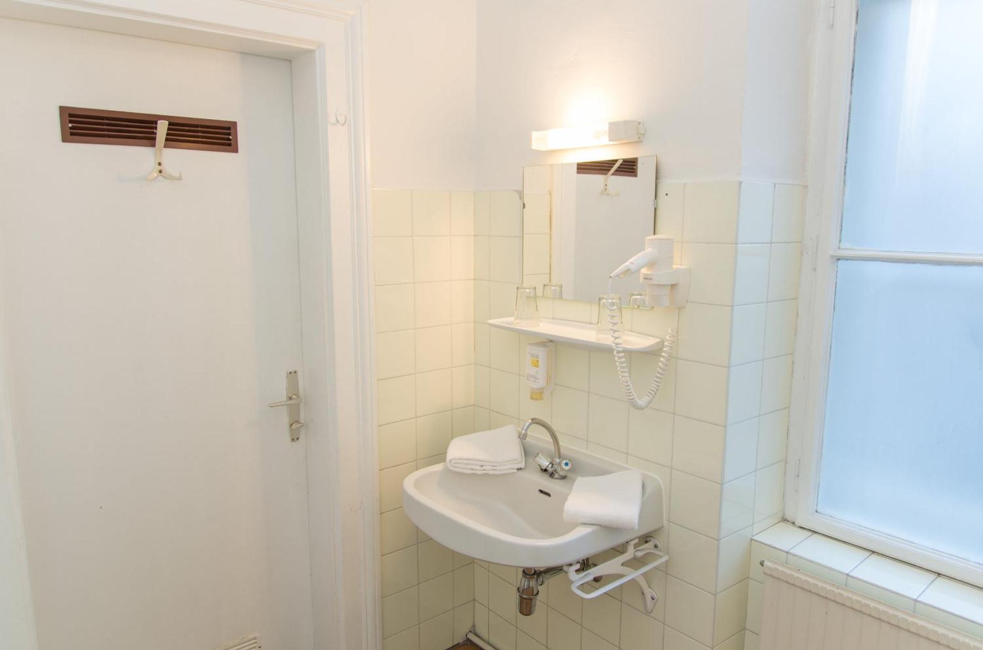 Doppelzimmer mit Gemeinschaftsbad