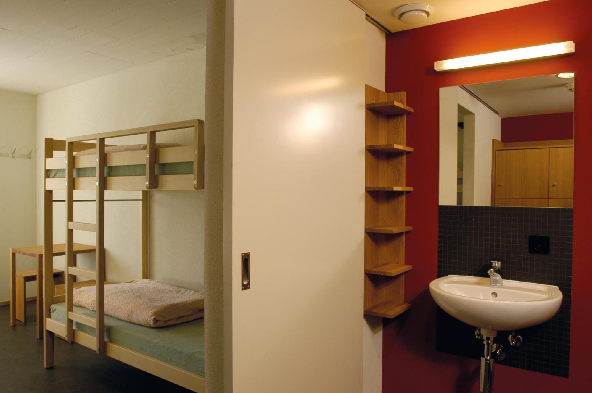Zweibettzimmer mit Bad