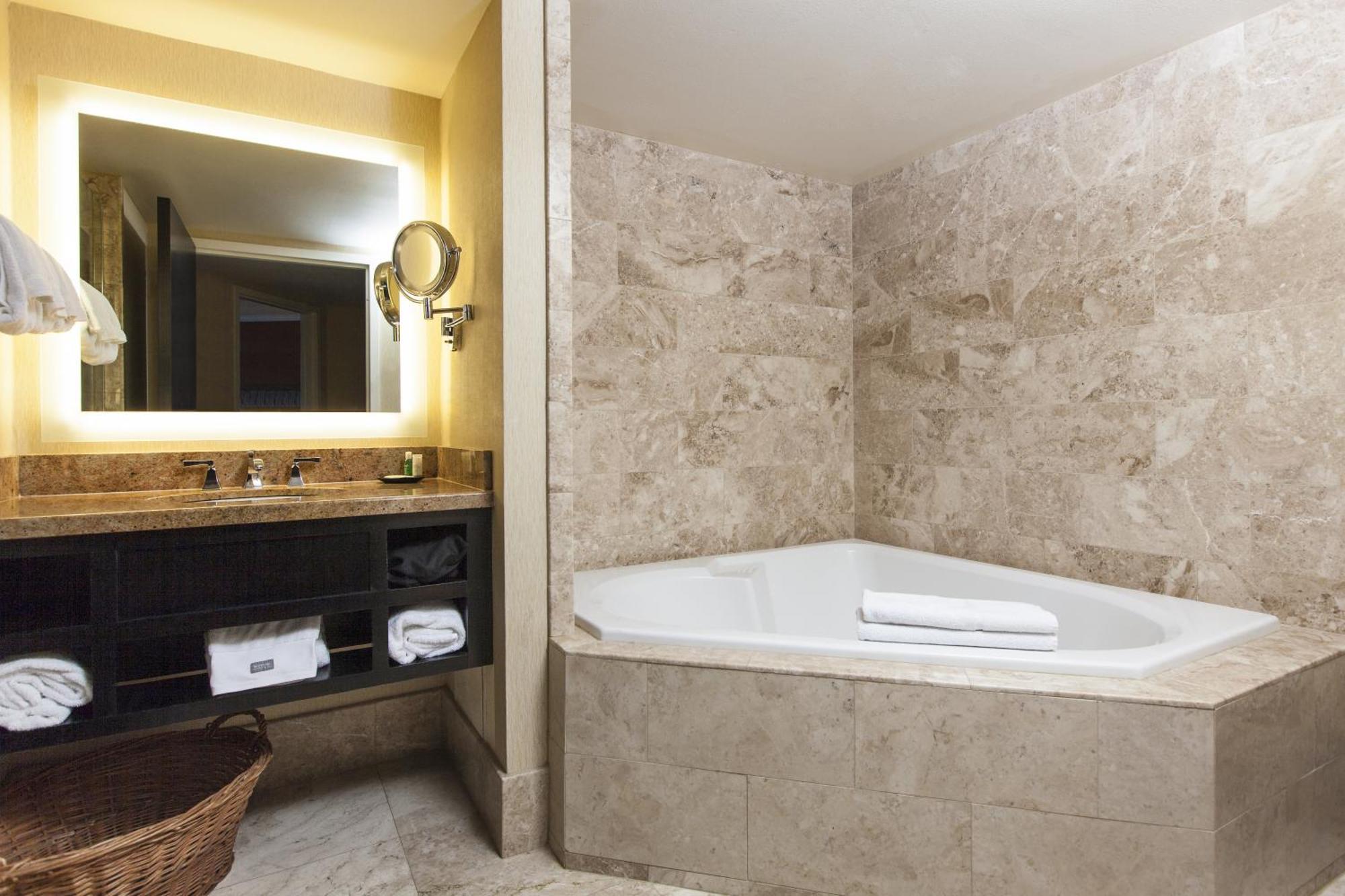 Suite mit 2 Schlafzimmern mit einem Kingsize-Bett/2 Queensize-Betten – direkt am Meer