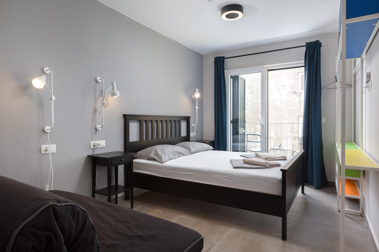 Dreibettzimmer mit eigenem Bad