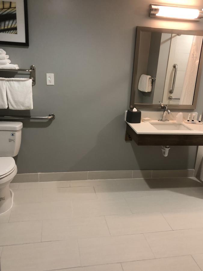 Standard Queen Room Two Queen Beds Mobility Accessible Roll Shower