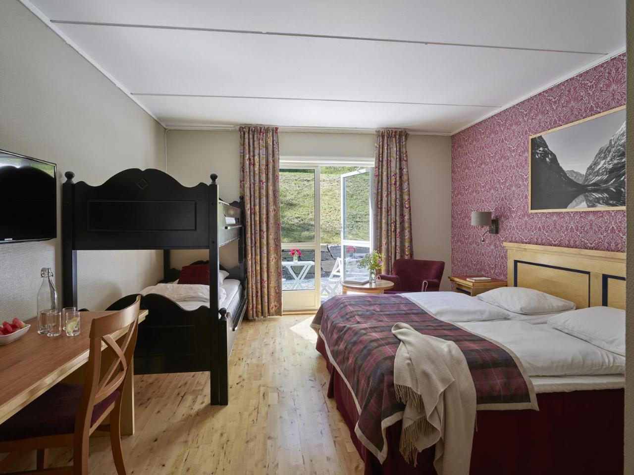 Familienzimmer (2 Erwachsene + 2 Kinder)