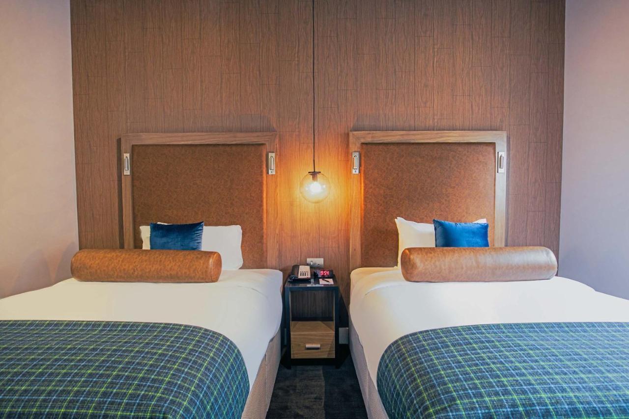 Doppelzimmer mit 2 Doppelbetten und Wellnesspaket