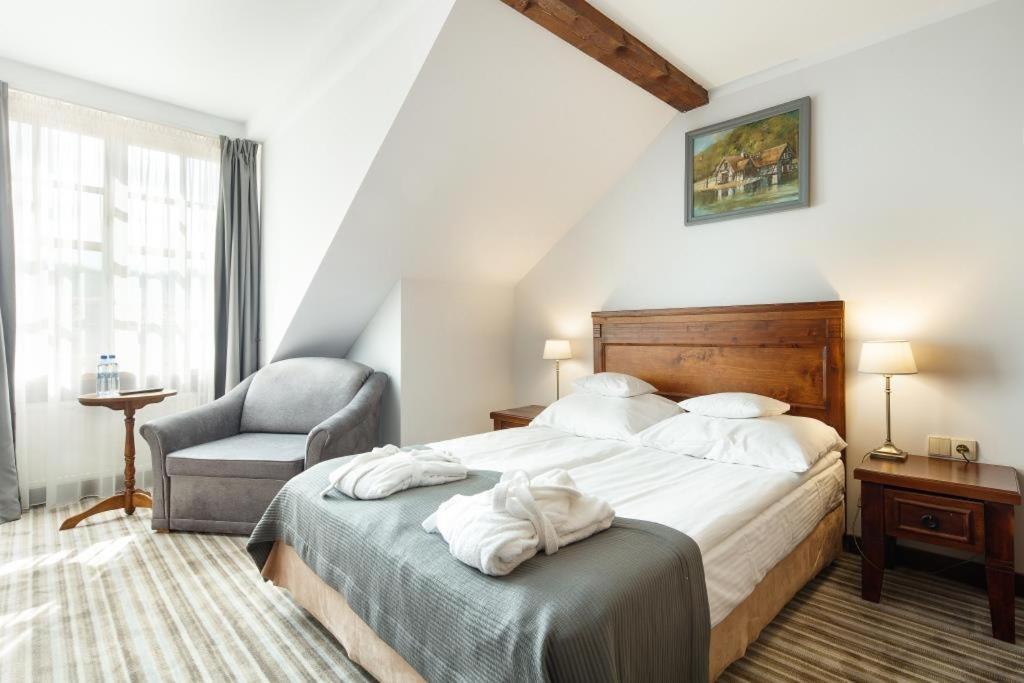 Doppel- oder Zweibettzimmer