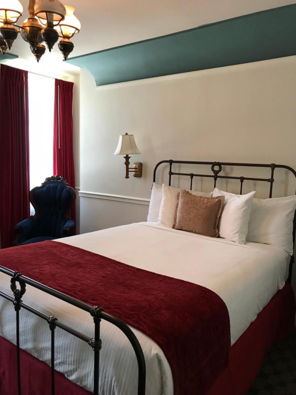 Zimmer mit Queensize-Bett