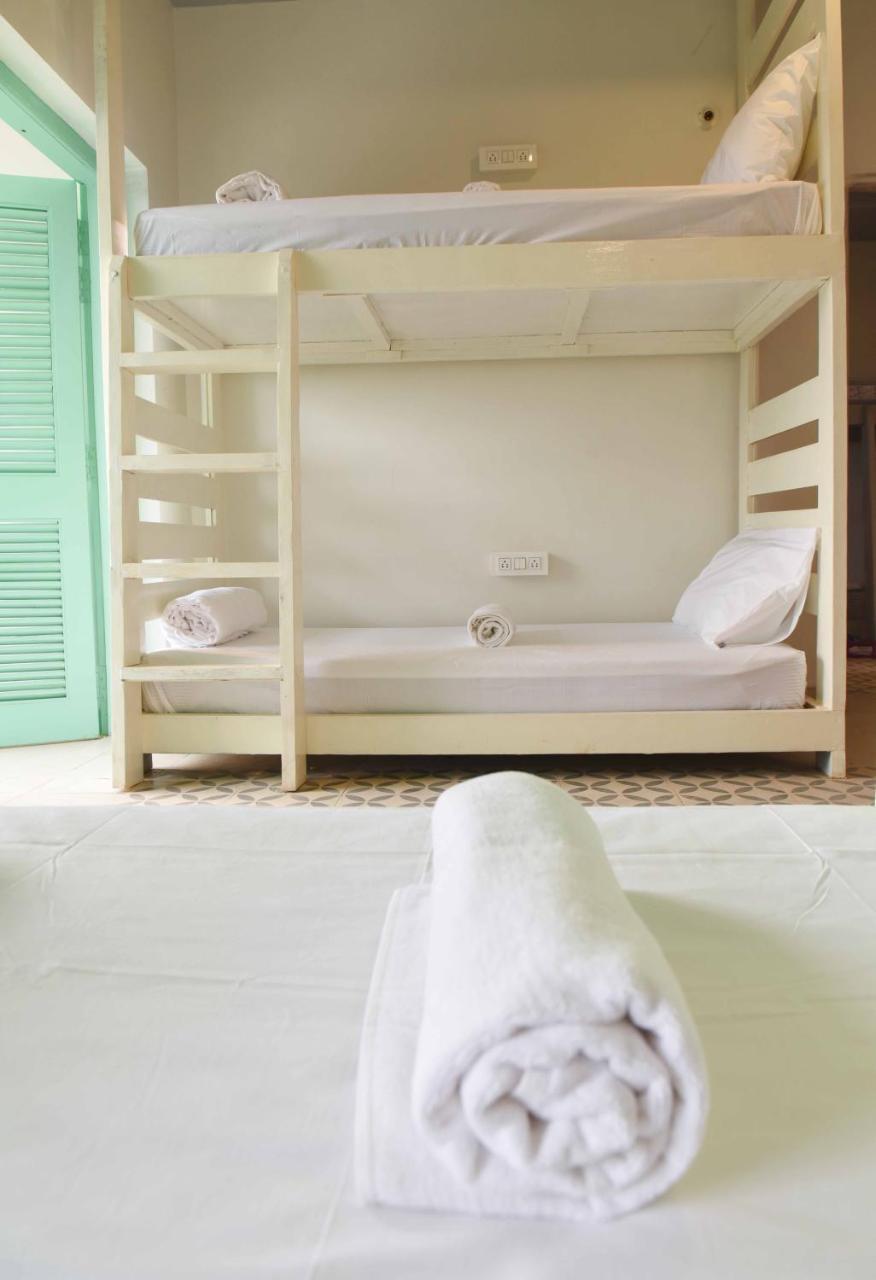 Einzelbett im Frauenschlafsaal
