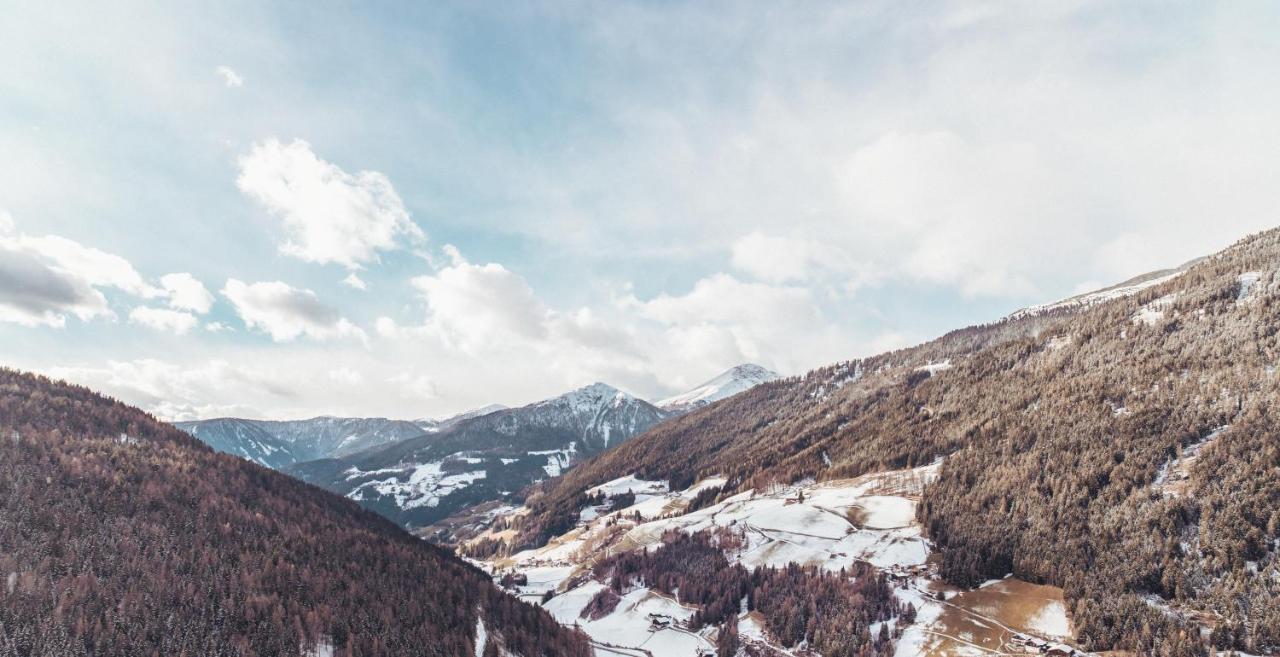 Einzelzimmer mit Balkon und Bergblick