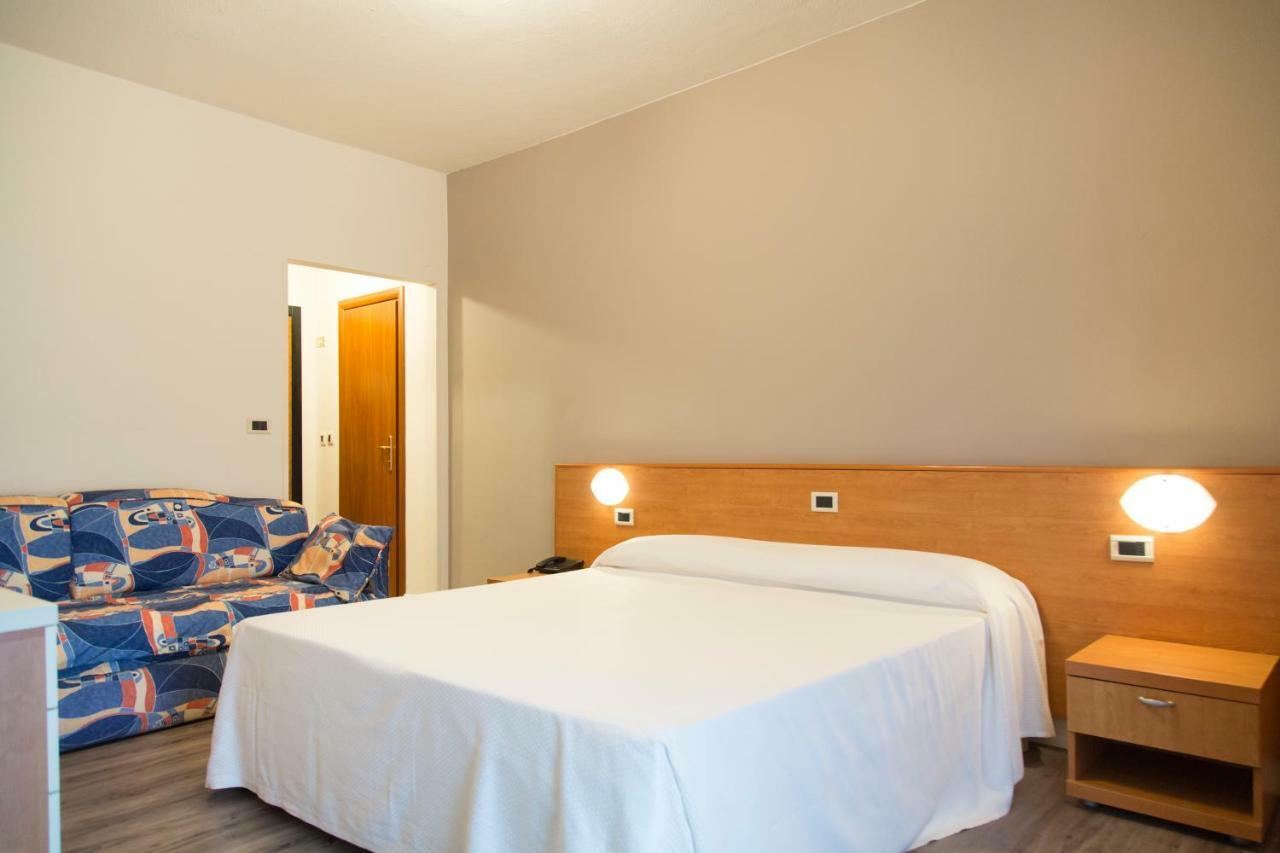 Standard Vierbettzimmer mit Seeblick