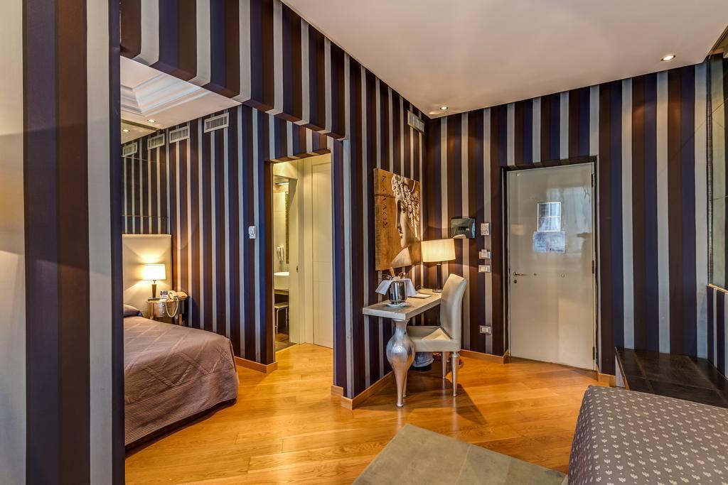 Familienzimmer (2 Erwachsene + 2 Kinder)