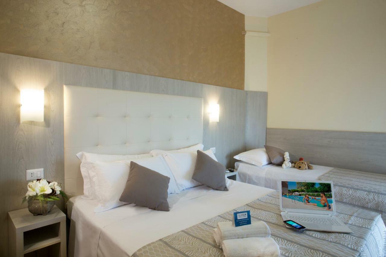 Dreibettzimmer mit Meerblick