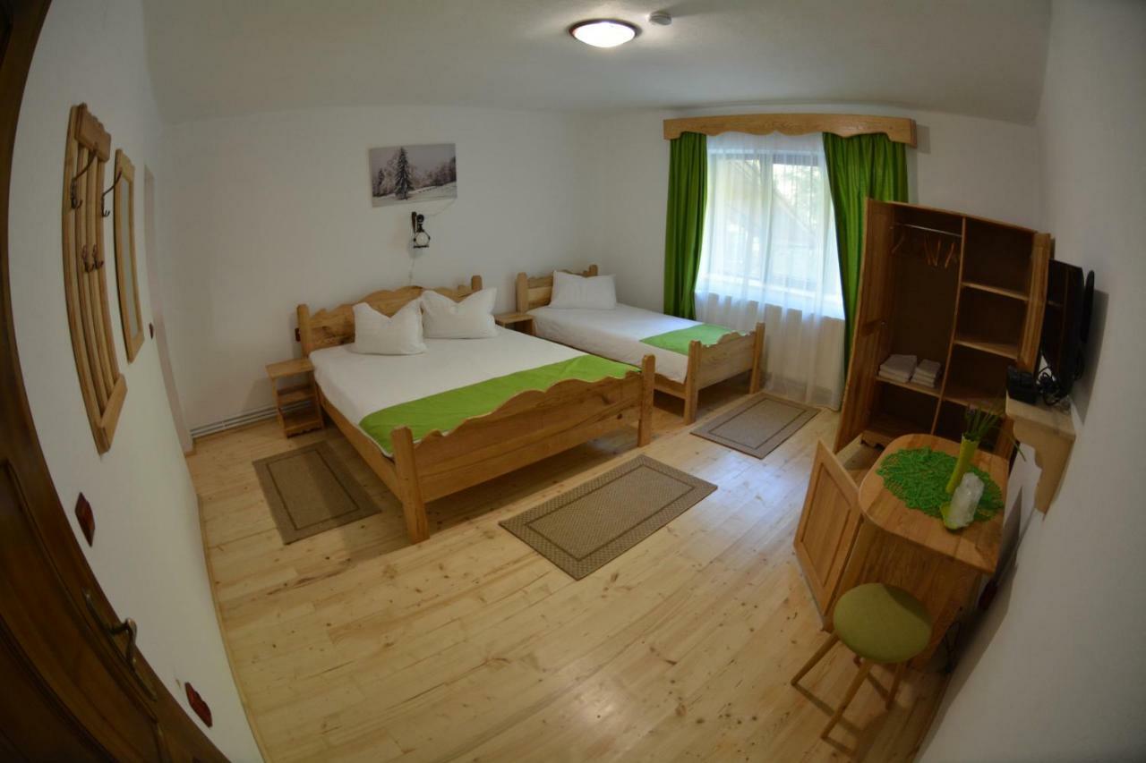 Dreibettzimmer