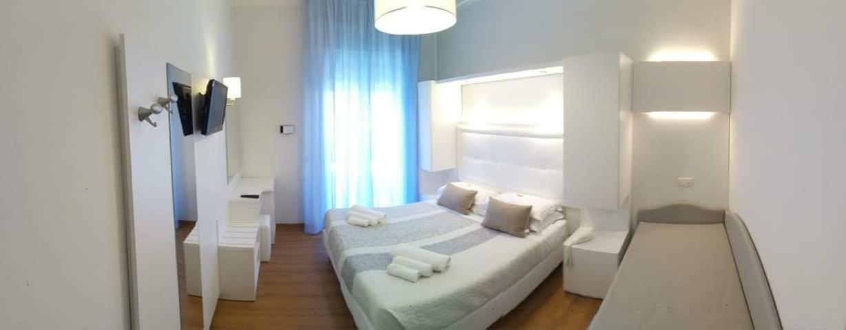 Doppel- oder Zweibettzimmer